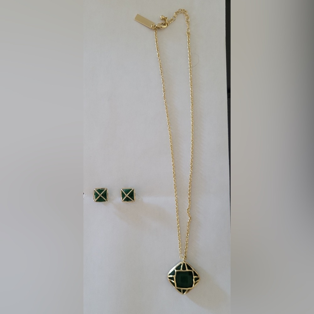 Kendra Scott vintage green jade Bonnie stud earrings and necklace bundle